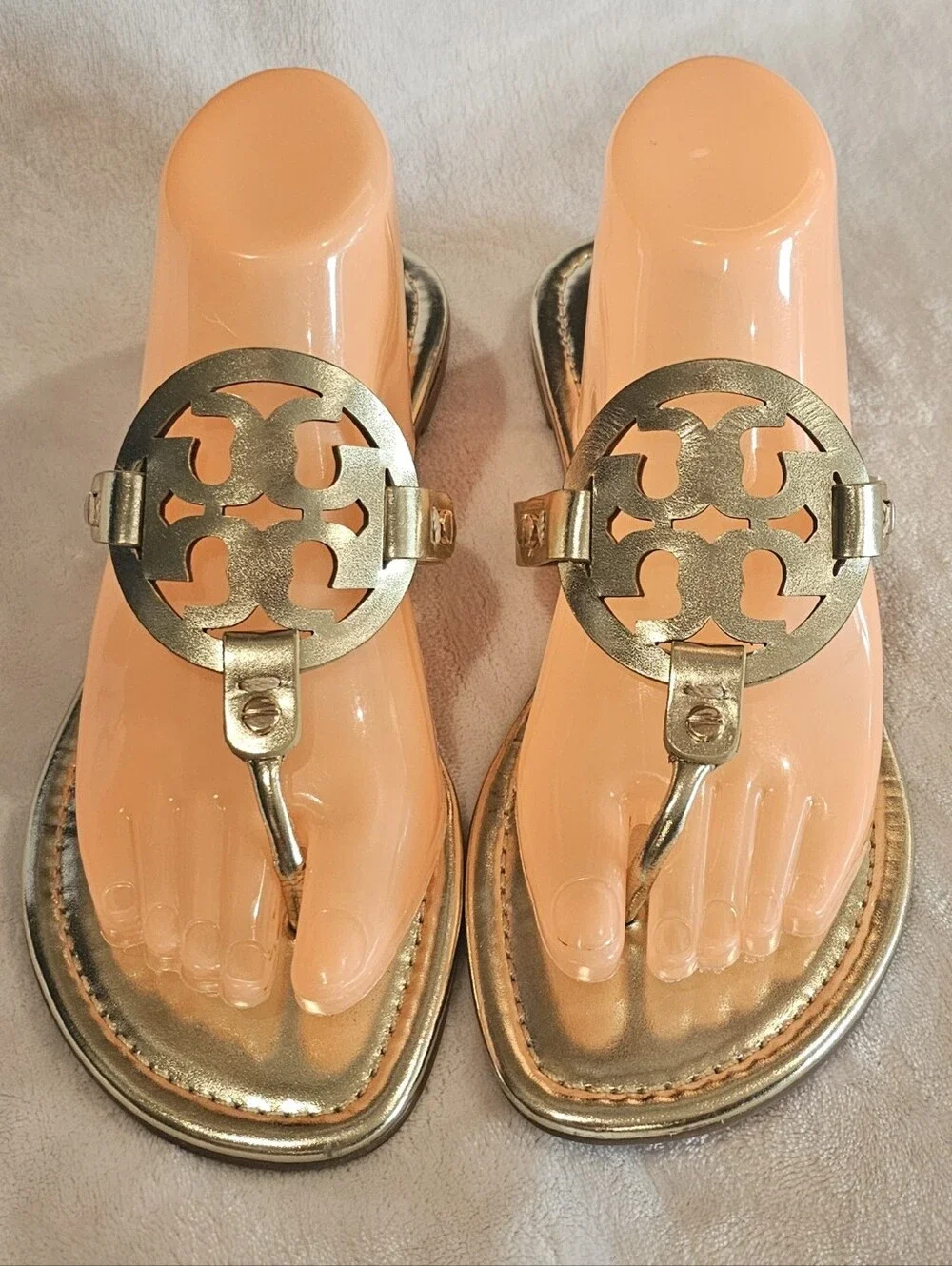 Tory Burch Gold Logo Thong Sandals with Metallic Footbed-Size  9.5 NEW